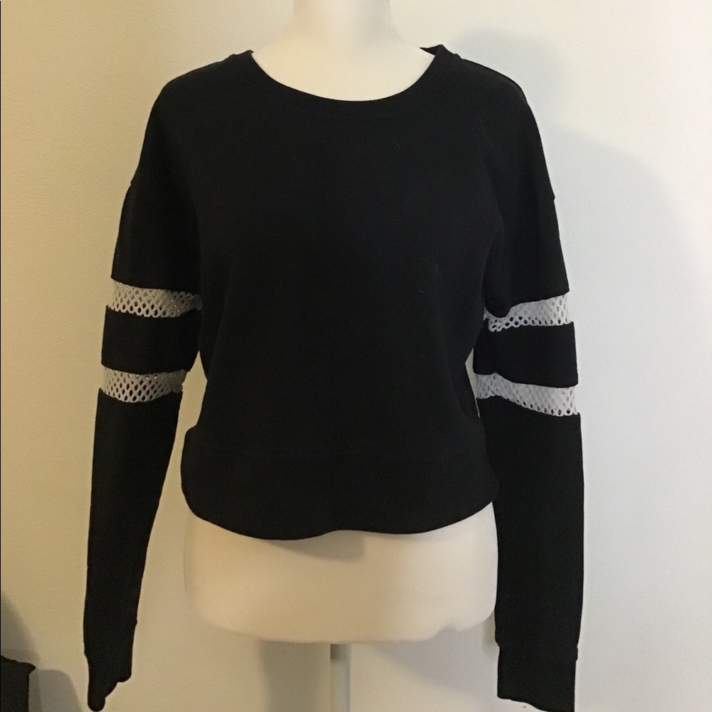 Black cropped long sleeve